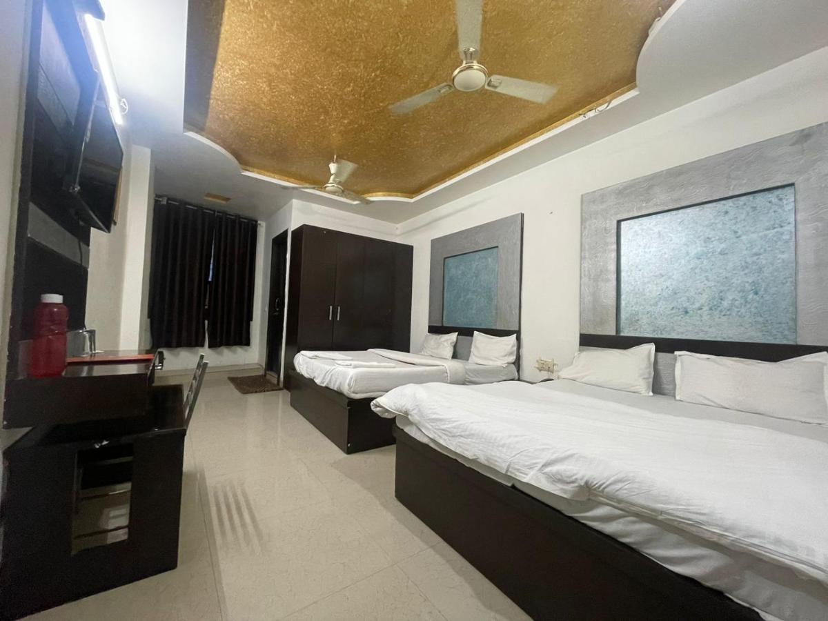 Blue Rose International, Family Hotel Agra  Exterior foto