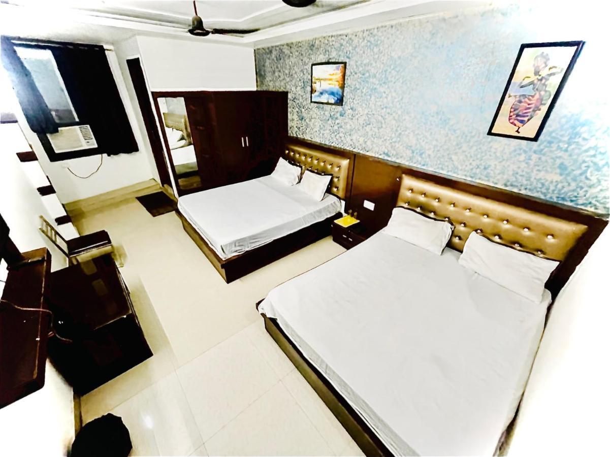 Blue Rose International, Family Hotel Agra  Exterior foto